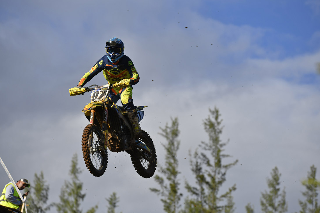 Retour en images sur le 6ème Motocross by MX Bras Panon