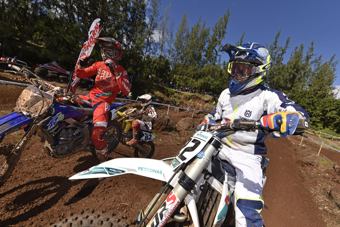 Retour en images sur le 6ème Motocross by MX Bras Panon