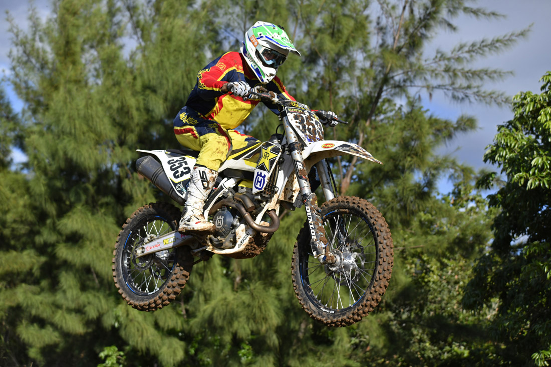 Retour en images sur le 6ème Motocross by MX Bras Panon
