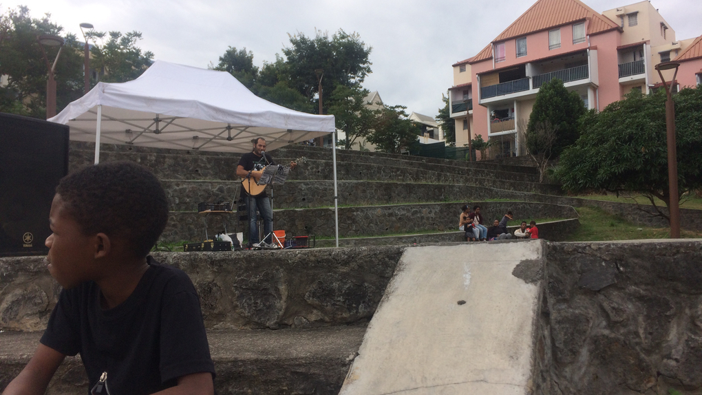??Parents et habitants de Bois d’Olives organisent une joyeuse fête des voisins