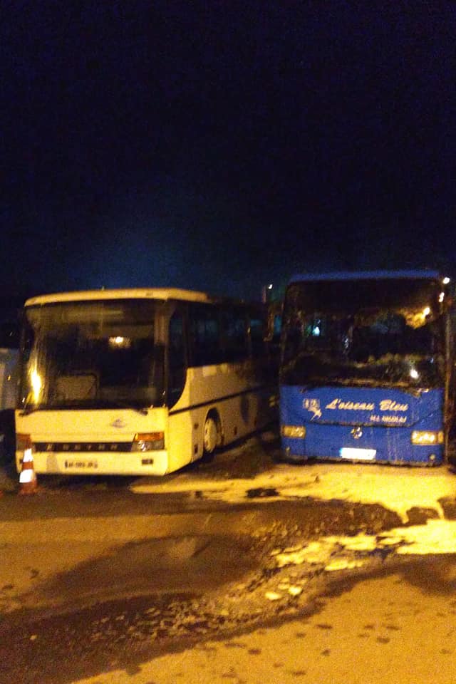 L'Oiseau bleu: L'état des bus après l'incendie de cette nuit