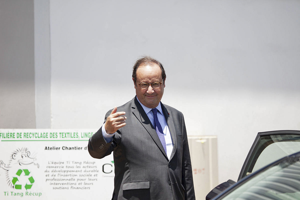 François Hollande salue le cercle vertueux d'une ressourcerie de la Mare