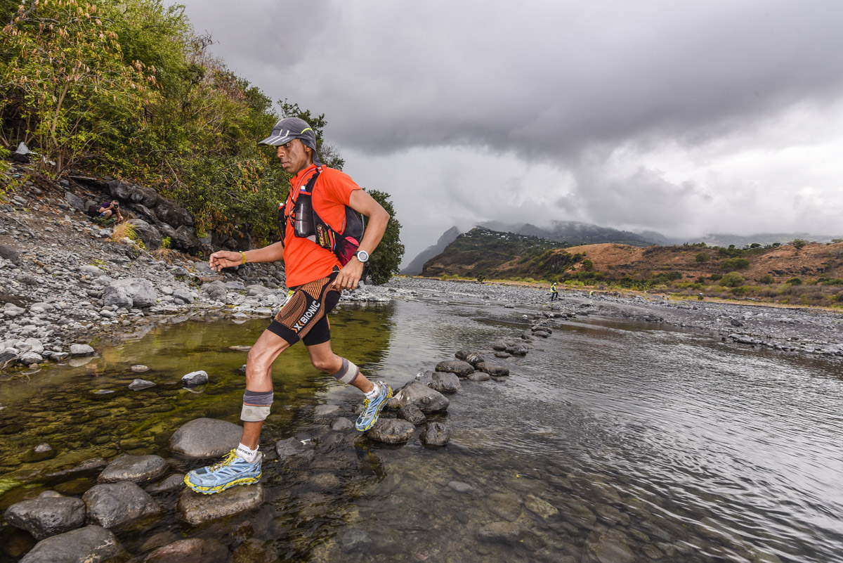? En images: Les raideurs traversent la Rivière des Galets
