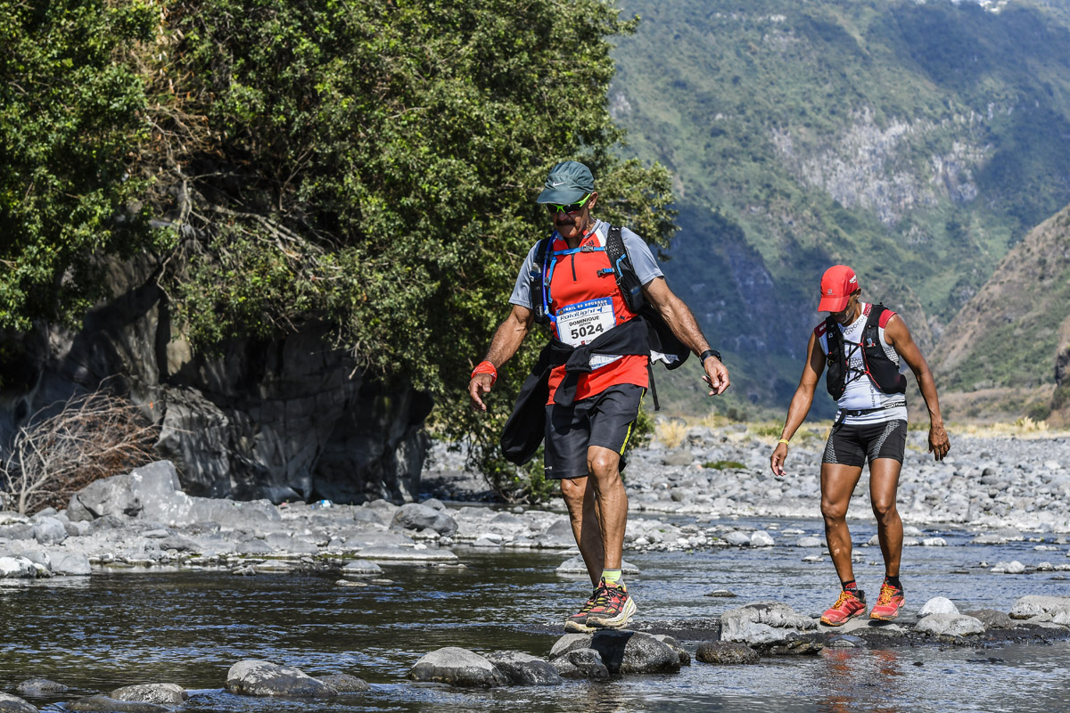 ? En images: Les raideurs traversent la Rivière des Galets