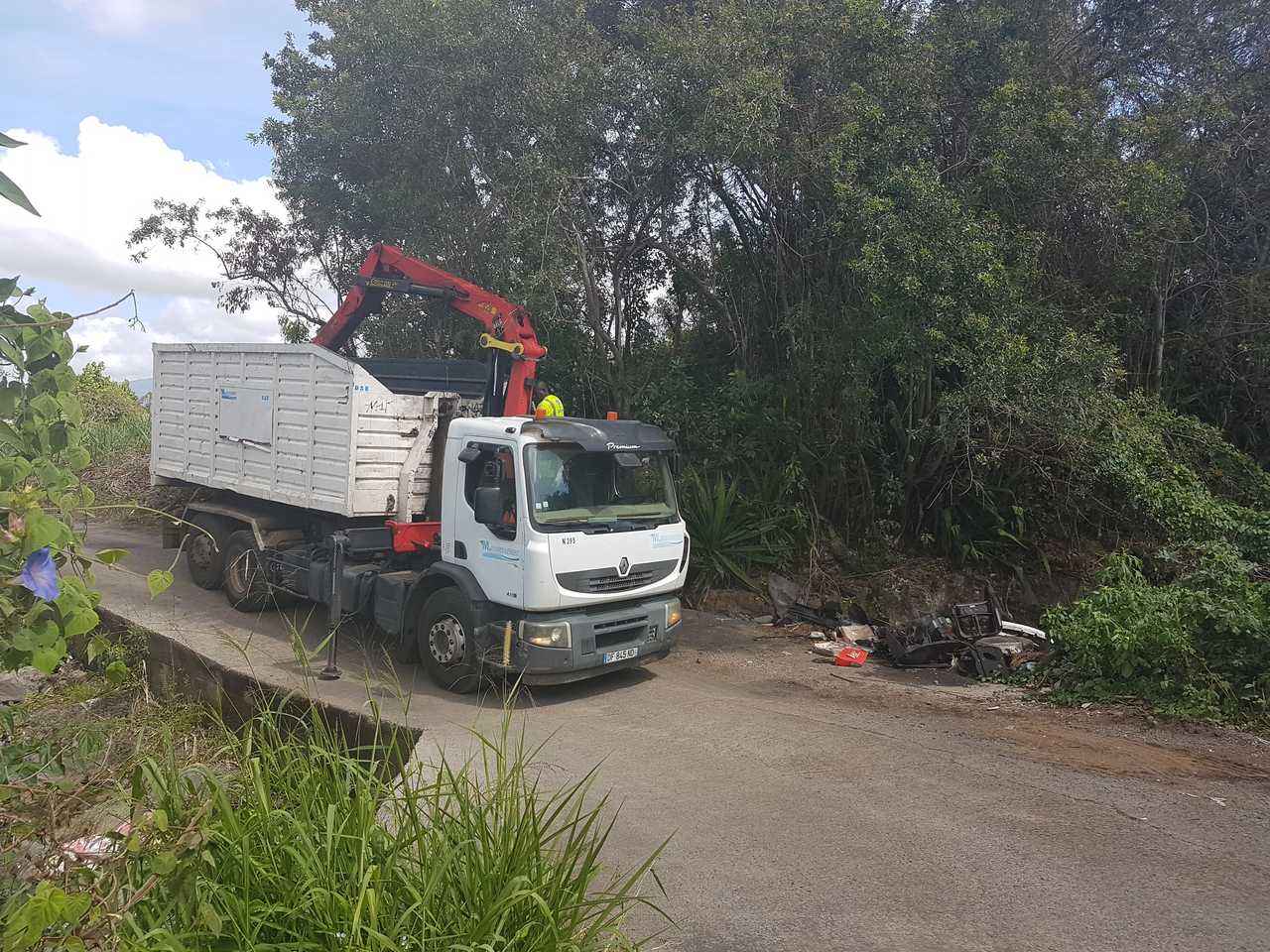 CIVIS: Grand nettoyage dans le quartier de la Ravine des Cabris
