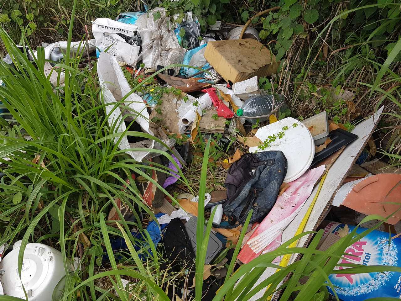 CIVIS: Grand nettoyage dans le quartier de la Ravine des Cabris