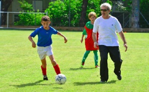Retour en images : Raymond Domenech entraîne les jeunes réunionnais