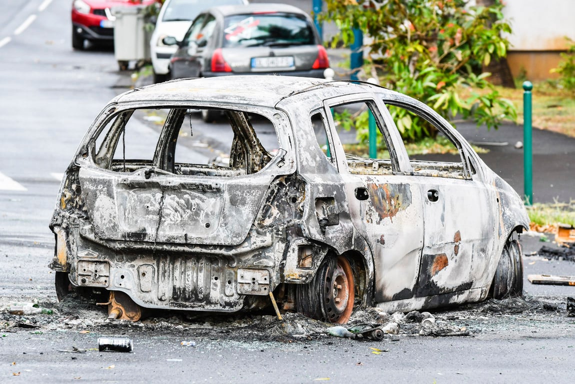 Deux voitures calcinées dans le quartier du Moufia