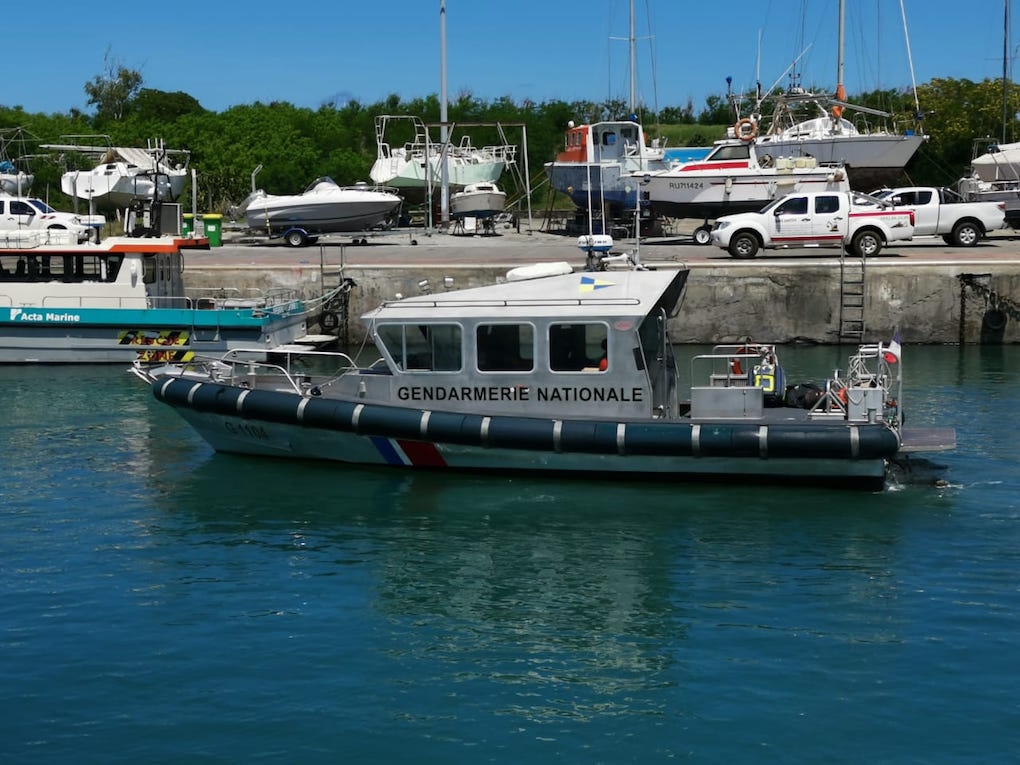 ?? Le bateau de migrants a accosté au grand port maritime