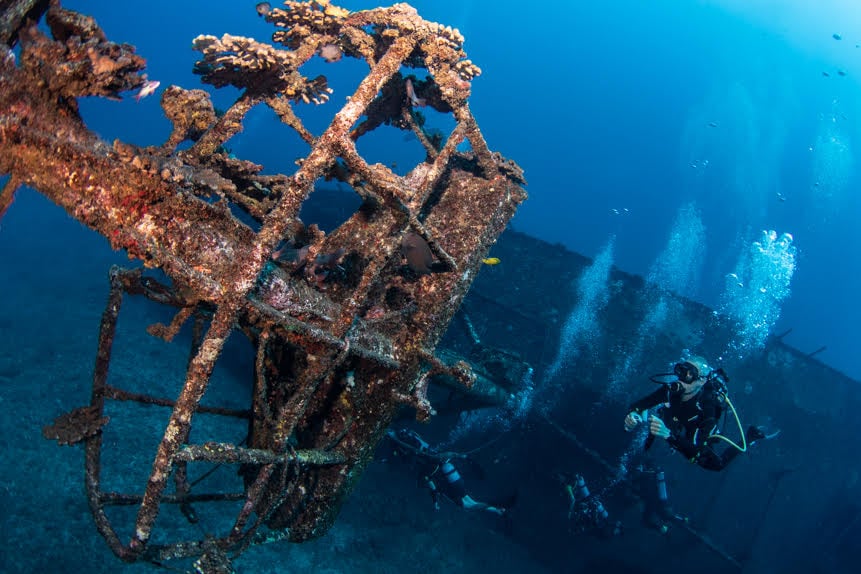 Des images sous-marines de l'épave du