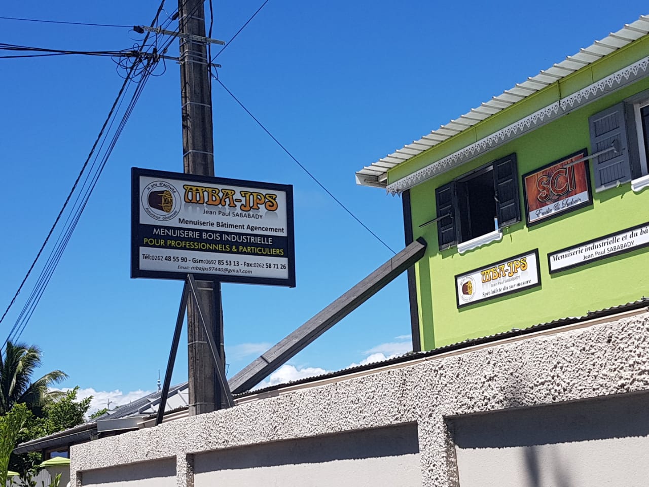 Saint-André : La menuiserie Sababady ravagée par les flammes
