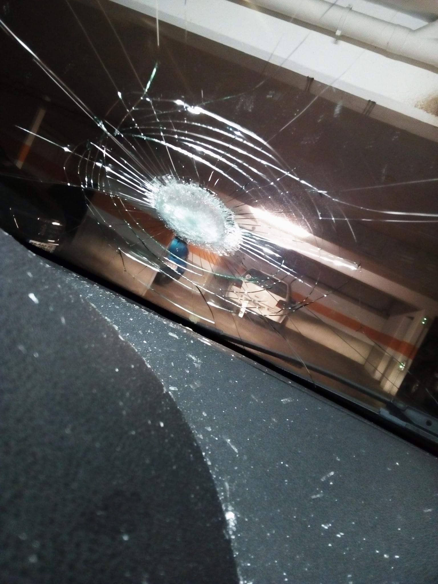 ? Cette automobiliste passe près de la catastrophe sur la Route du Littoral