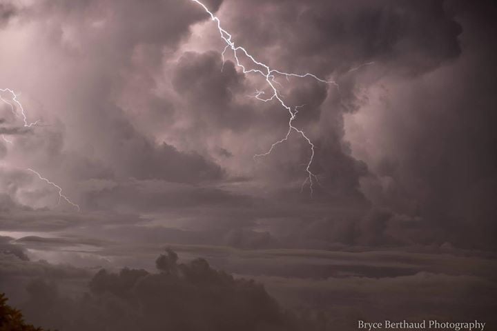 ? Orages: D'impressionnants éclairs dans le ciel cette nuit