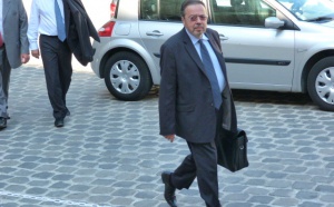 Retour en images sur l'arrivée des sénateurs de la Réunion au Palais du Luxembourg