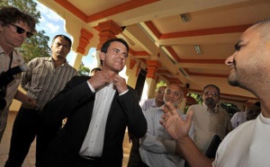 Retour en images : Manuel Valls en visite à l'Ashram du Port
