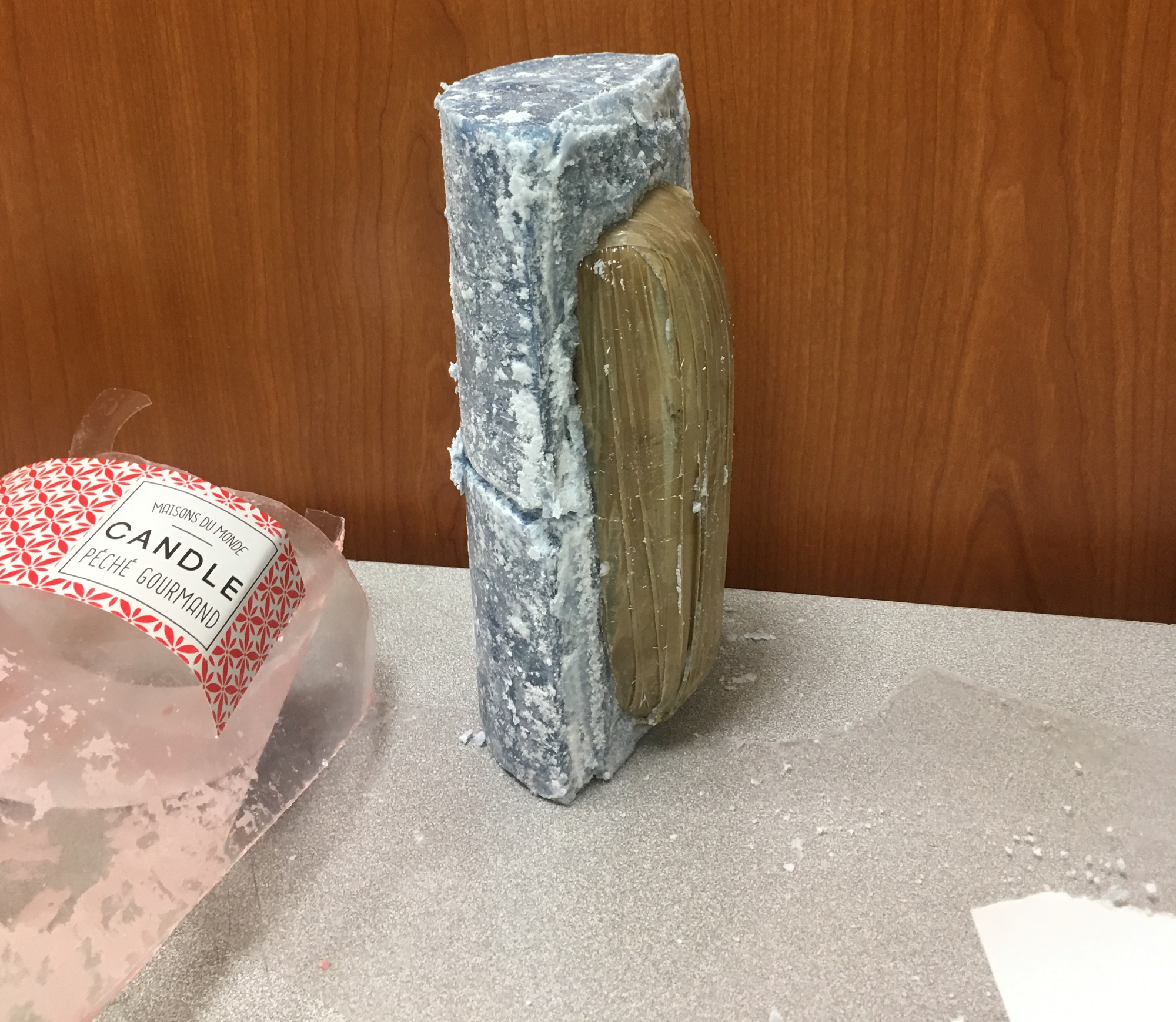 La douane saisit 666 g de cocaïne dans les bagages d’un passager en provenance de métropole
