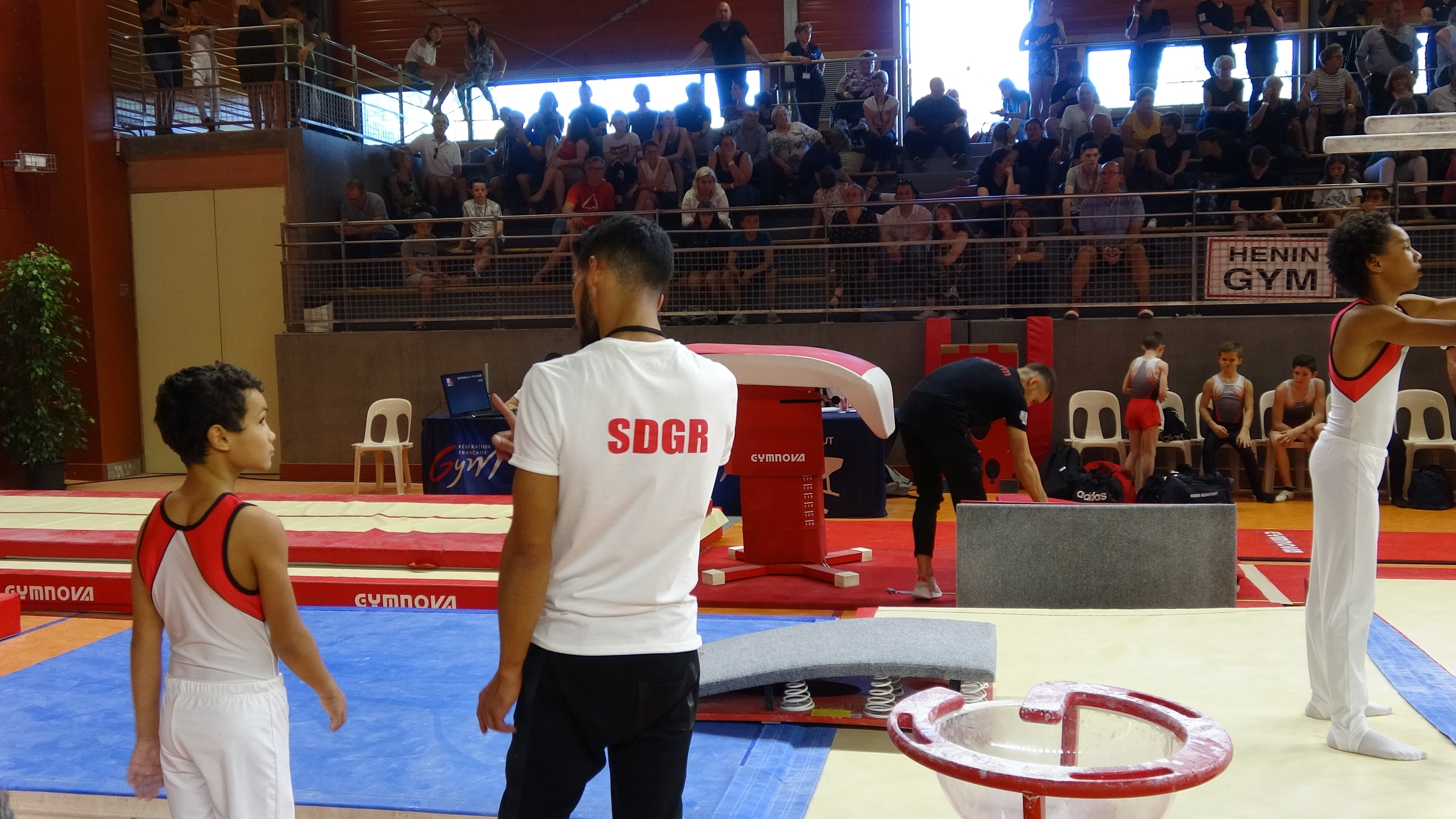 ? Championnat France gymnastique: 2 équipes du Saint Denis Gym Réunion présentes