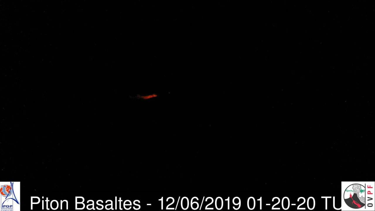 Le vent souffle et le soleil domine, webcams du volcan incluses