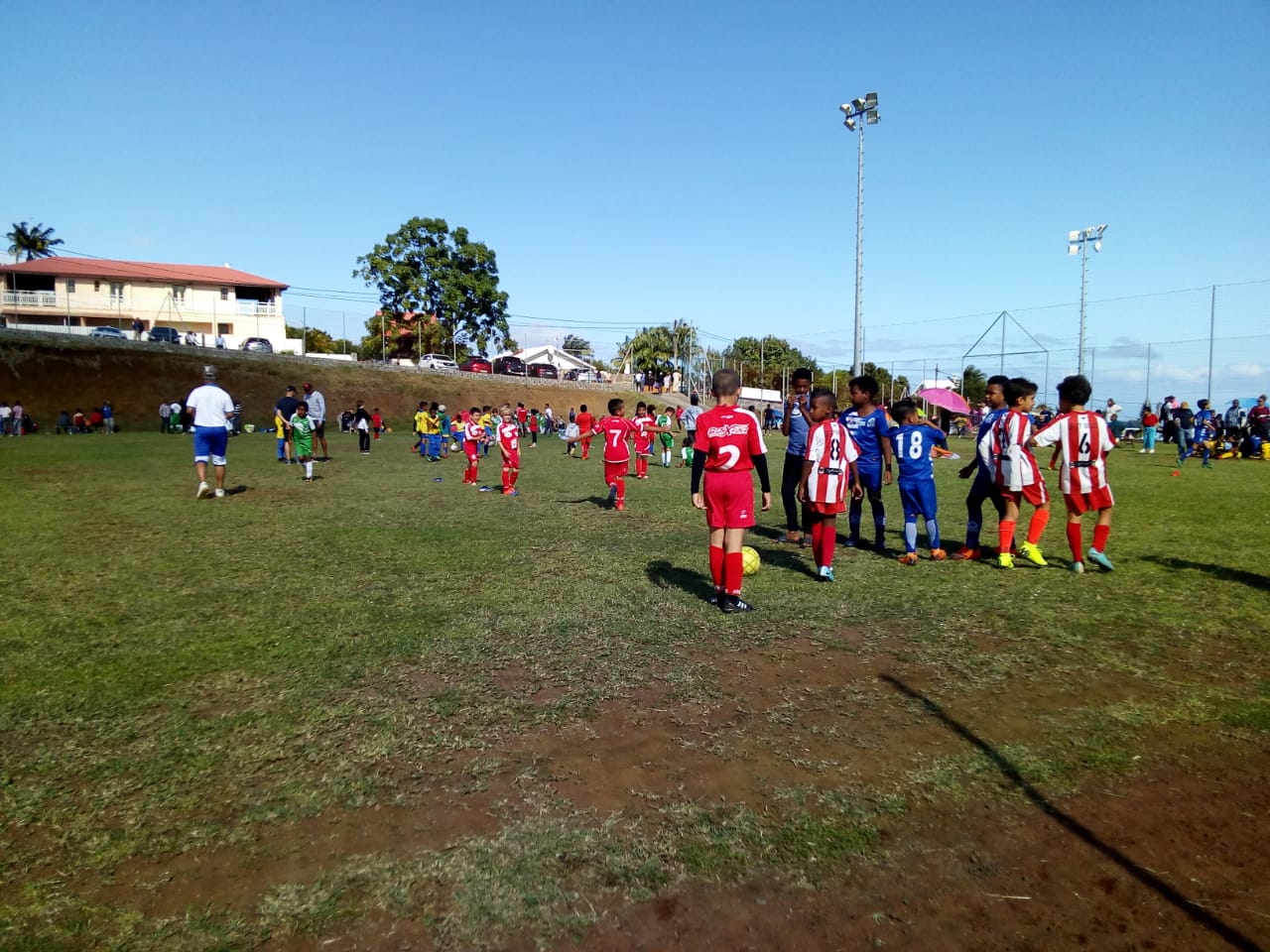 Tournoi de foot : Carambolage dans l’ouest, cafouillage au Tampon…