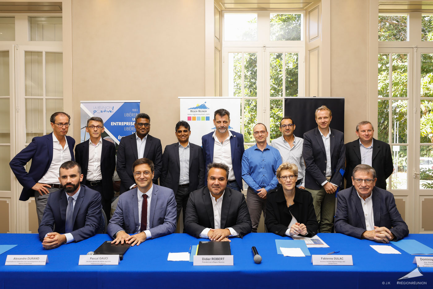 Pour une “Réunion 100 % Connectée”