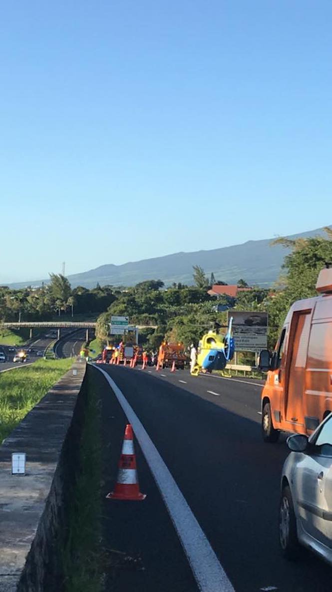 Accident à St-Benoît: La circulation rétablie, un blessé grave évacué par héliSMUR
