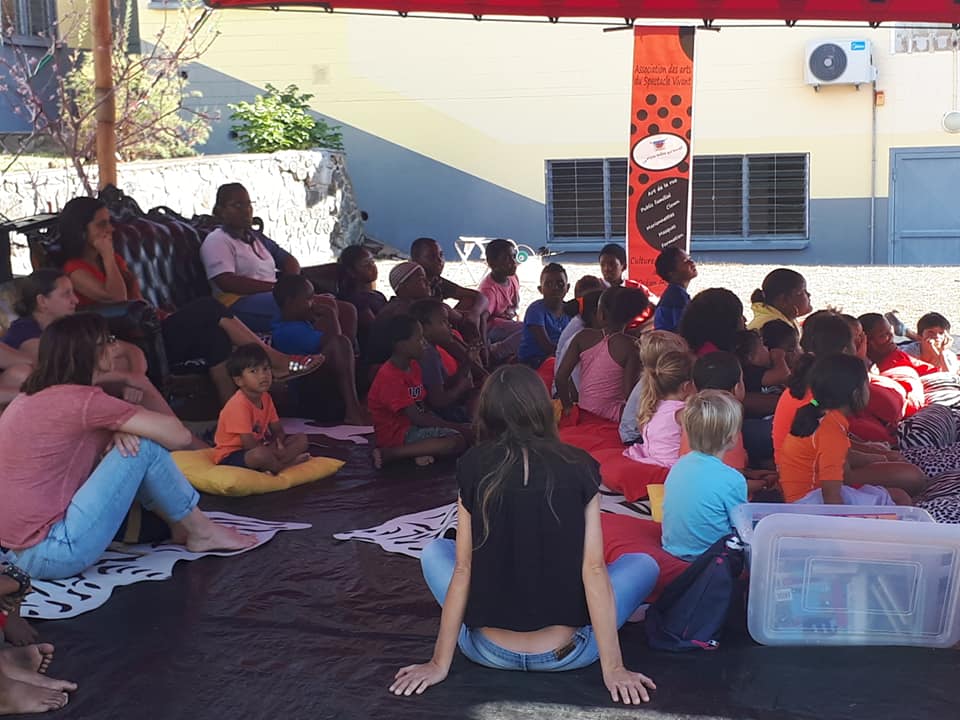 Un spectacle pour les enfants joué à Grande Fontaine