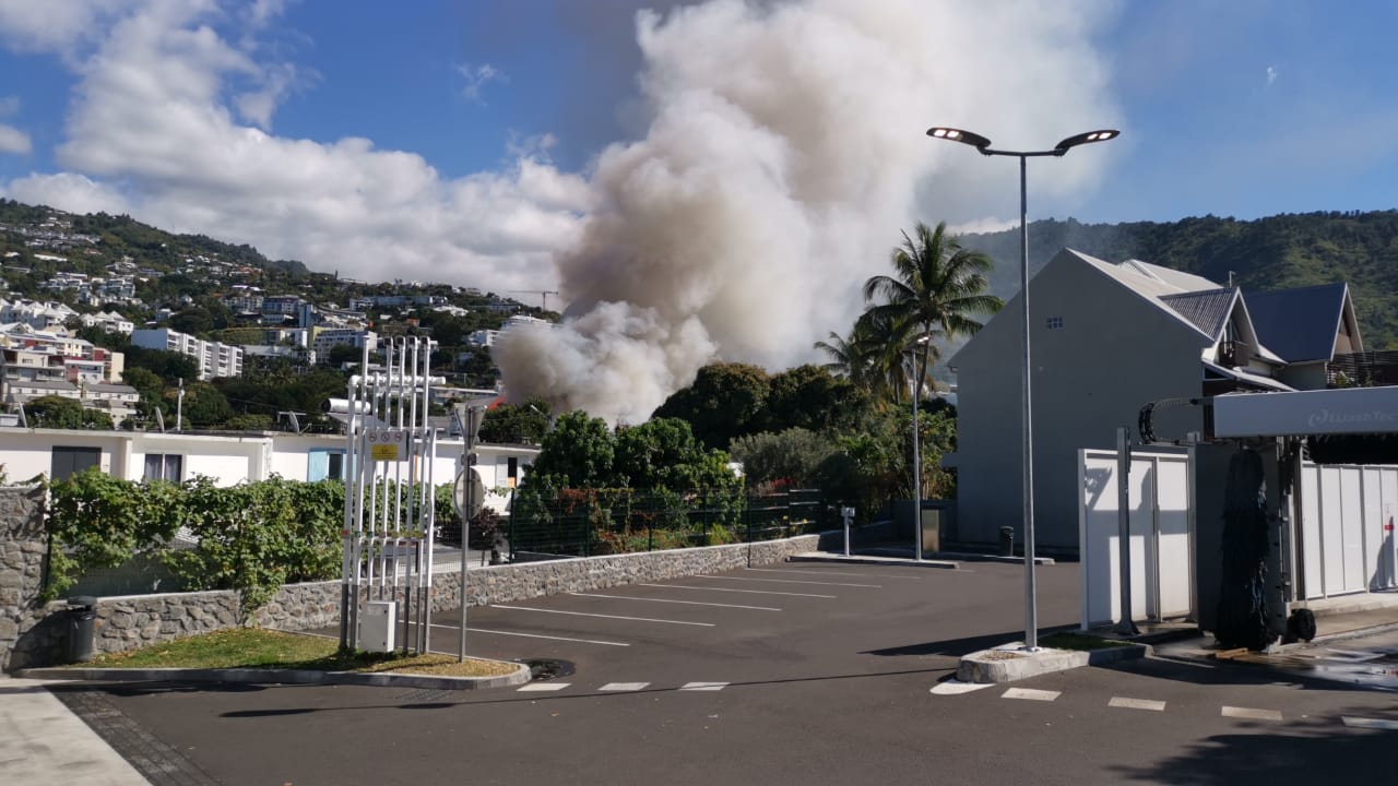 ?? Une maison prend feu dans le quartier de la Source