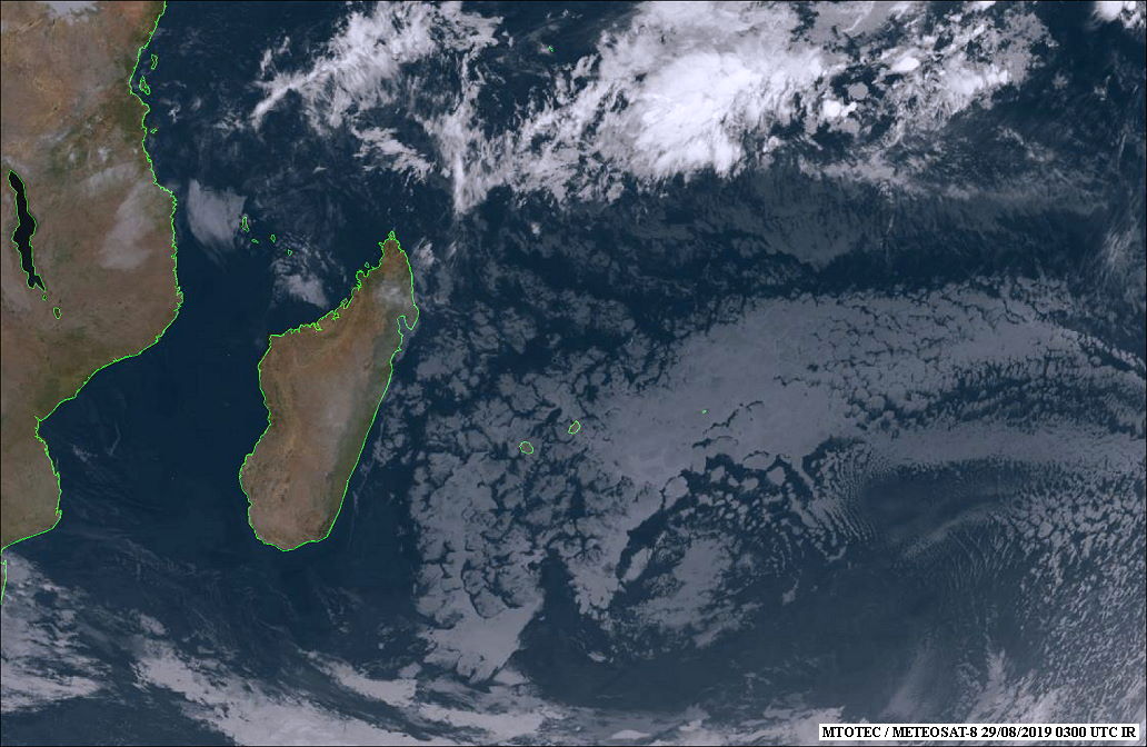 Les nuages d'alizé souvent peu actifs restent nombreux dans notre ciel jeudi et vendredi