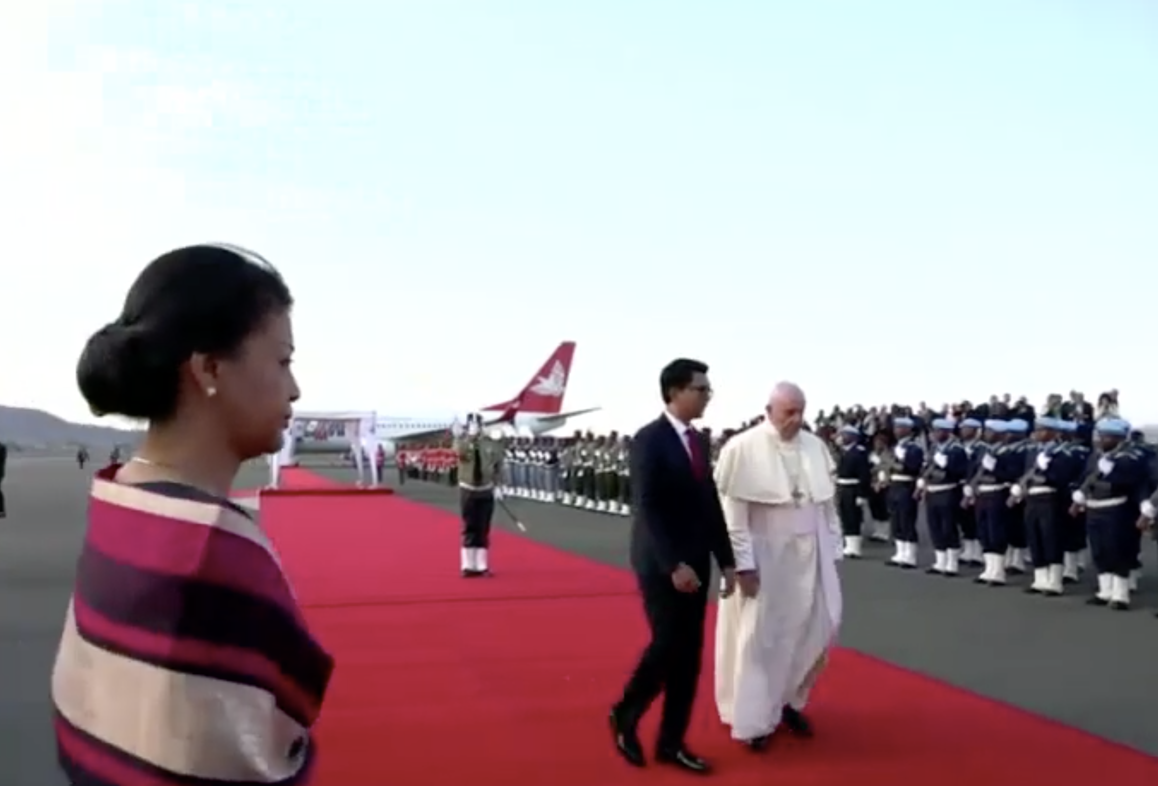 ? La foule malgache attend le Pape pour la messe
