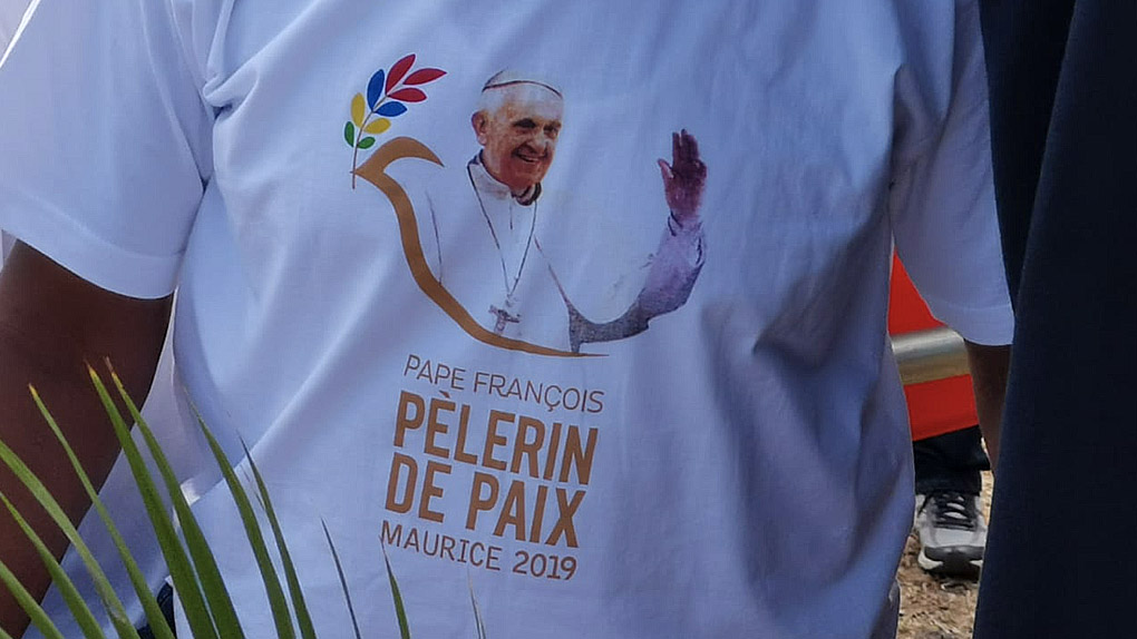 ??  Maurice: Les fidèles se déplacent en masse vers Port-Louis pour la messe du Pape