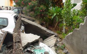 Giovanna : 8 voitures endommagées par la chute d'un mur à Saint-Denis.