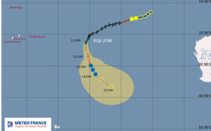 Koji-Joni située à 2370 km de la Réunion