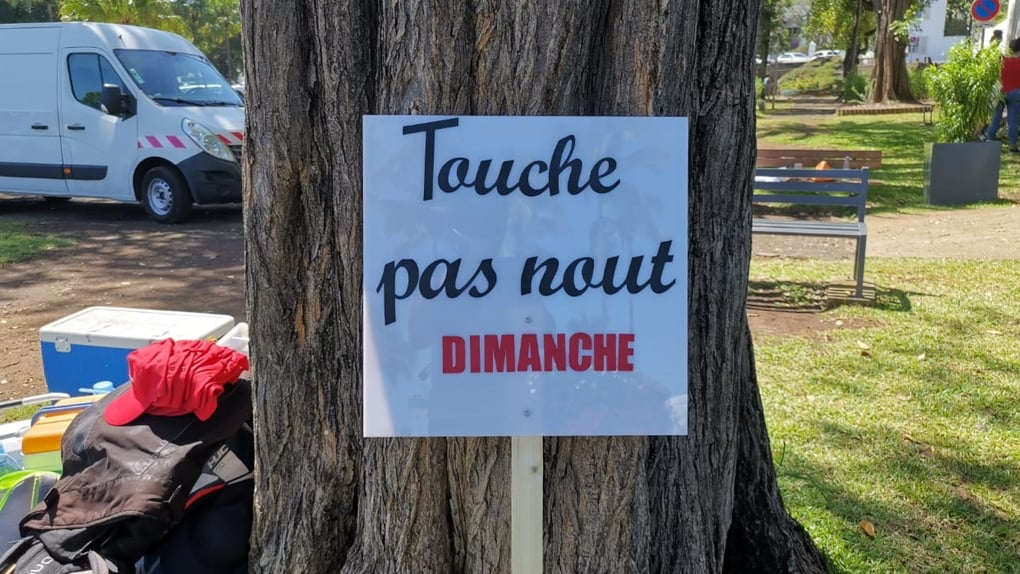?? Des salariés de Mr Bricolage manifestent pour pouvoir travailler le dimanche