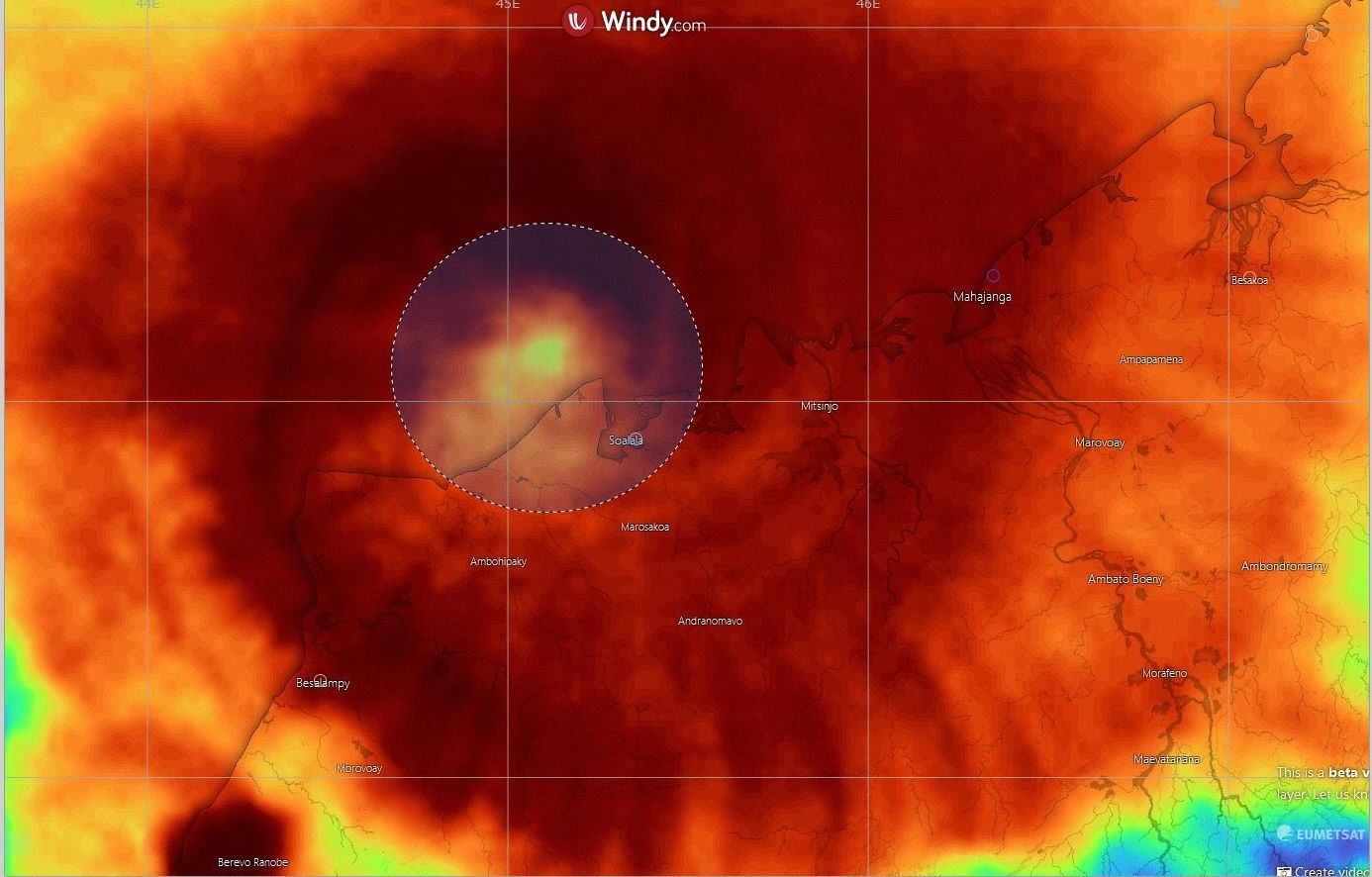 Le cyclone tropical BELNA touche terre près de Soalala/Mada avec des rafales de 190km/h et des pluies torrentielles