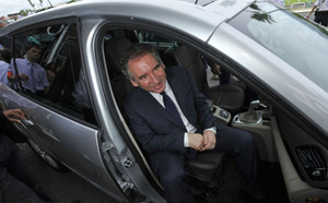 Retour en images sur l'arrivée de François Bayrou