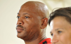 Maurice Greene dans une école du Moufia