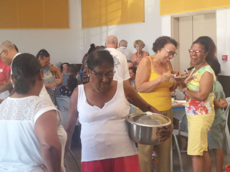 Un repas partage avec les seniors du Bouger Ô de Saint-Paul