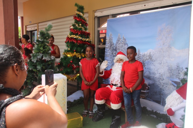 Retour en images sur la troisième édition de l’Arbre de Noël à Plateau Caillou