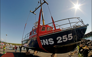 Ste-Marie : Un bateau dans les airs!