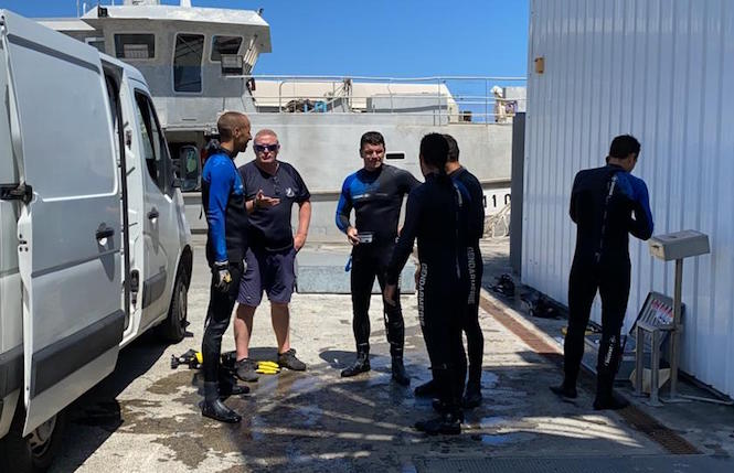 Disparitions au Port: Une masse suspecte découverte sous un bateau