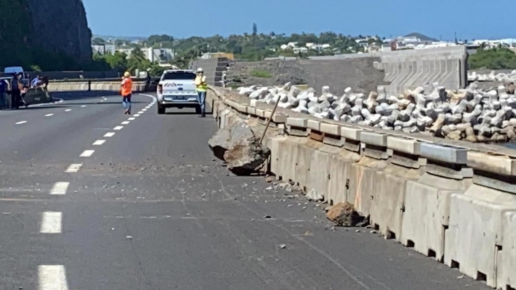 Éboulement sur la route du Littoral : Des véhicules touchés