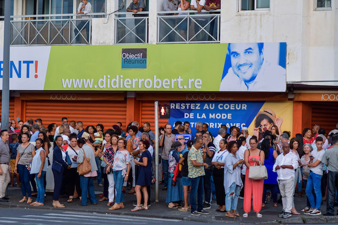 St-Denis: Coup d'éclat pour Didier Robert pour l'inauguration de sa permanence au Petit-Marché