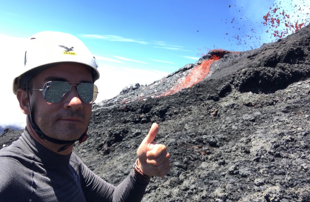 Volcan : Les images époustouflantes au plus près de la lave