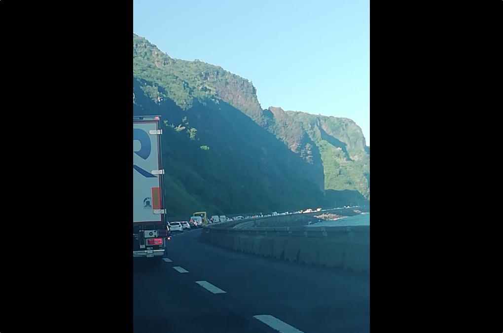 D'importants embouteillages sur la route du Littoral