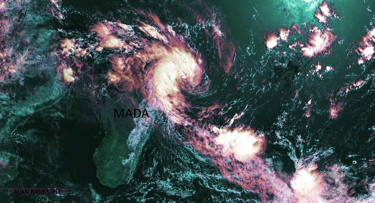 [Météo France] La dépression tropicale 10(91S) devrait s'intensifier encore nettement ce weekend au Nord des Iles Soeurs