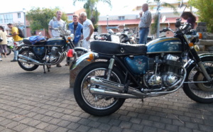 Premier rassemblement de Bourbon Moto Classic