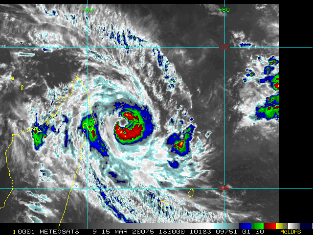  [Météo France] Dimanche 22h: HEROLD s'est intensifié en cyclone tropical à 680km de la Réunion