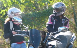 La tête dans le casque