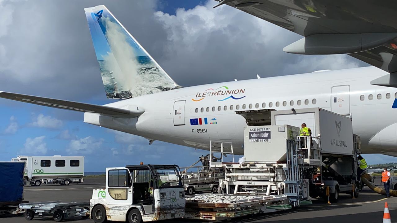 [VIDEO] Montez à bord du triple 7 d'Air Austral transformé en tout cargo