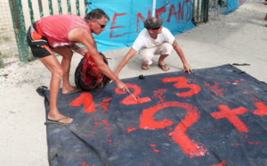Retour en images sur la manifestation de surfeurs à St-Gilles